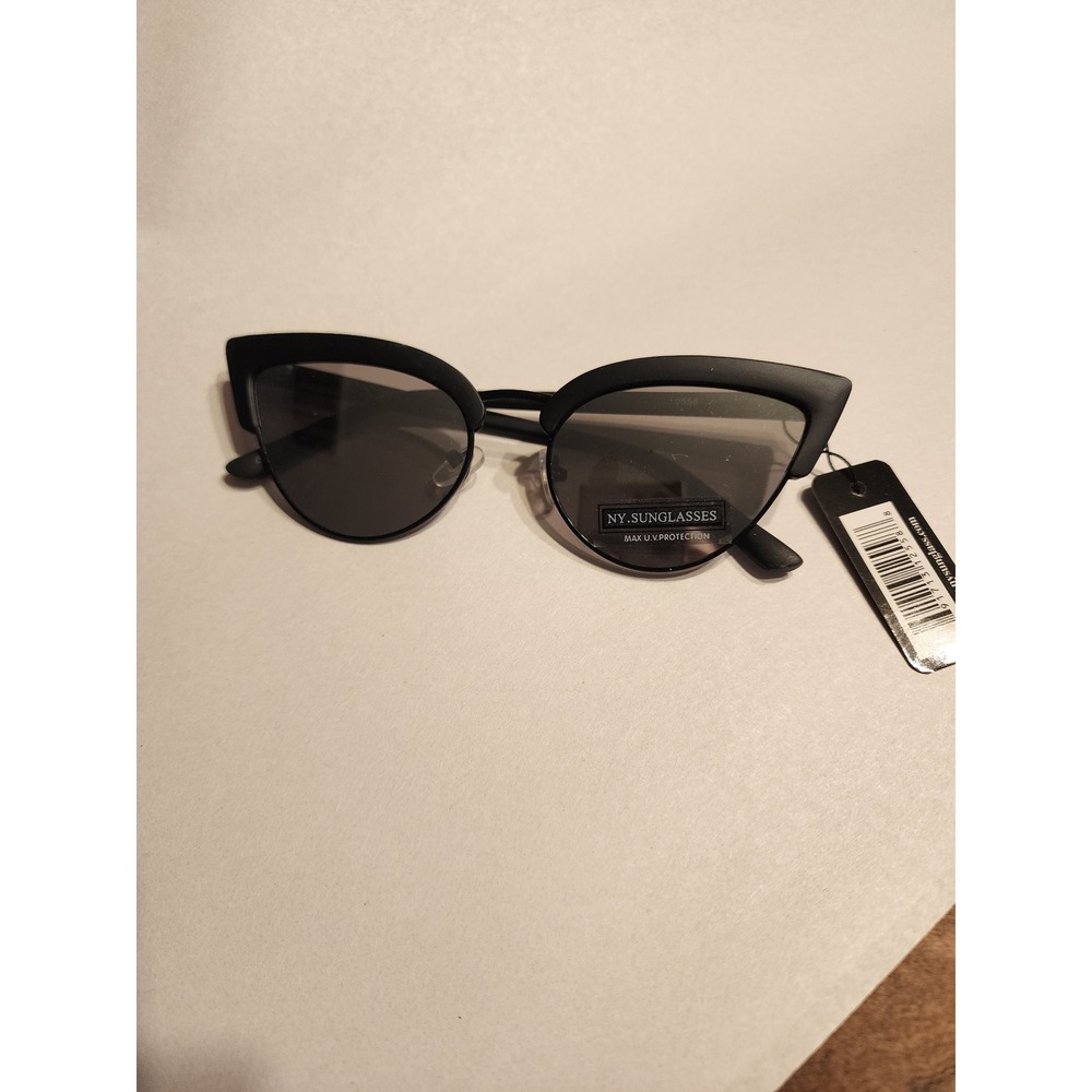 NY Sunglasses Matte Black Cat Eye Sunglasses Max UV Protection 2658 NWT